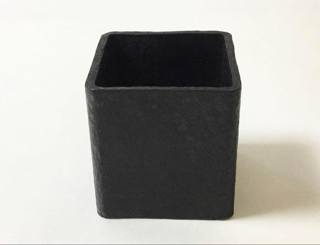 茶道具 古物品 蓋置 四方 吉羽與兵衛 南蛮鉄 木箱入 【本物保証】