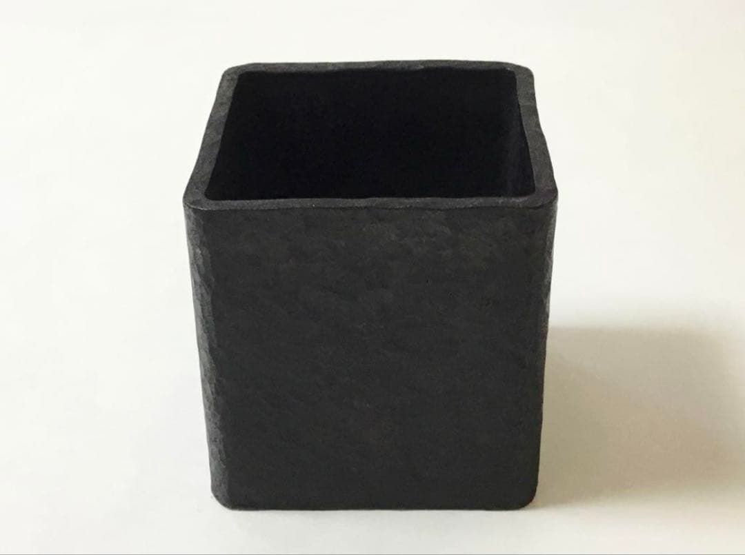 茶道具 古物品 蓋置 四方 吉羽與兵衛 南蛮鉄 木箱入 【本物保証】