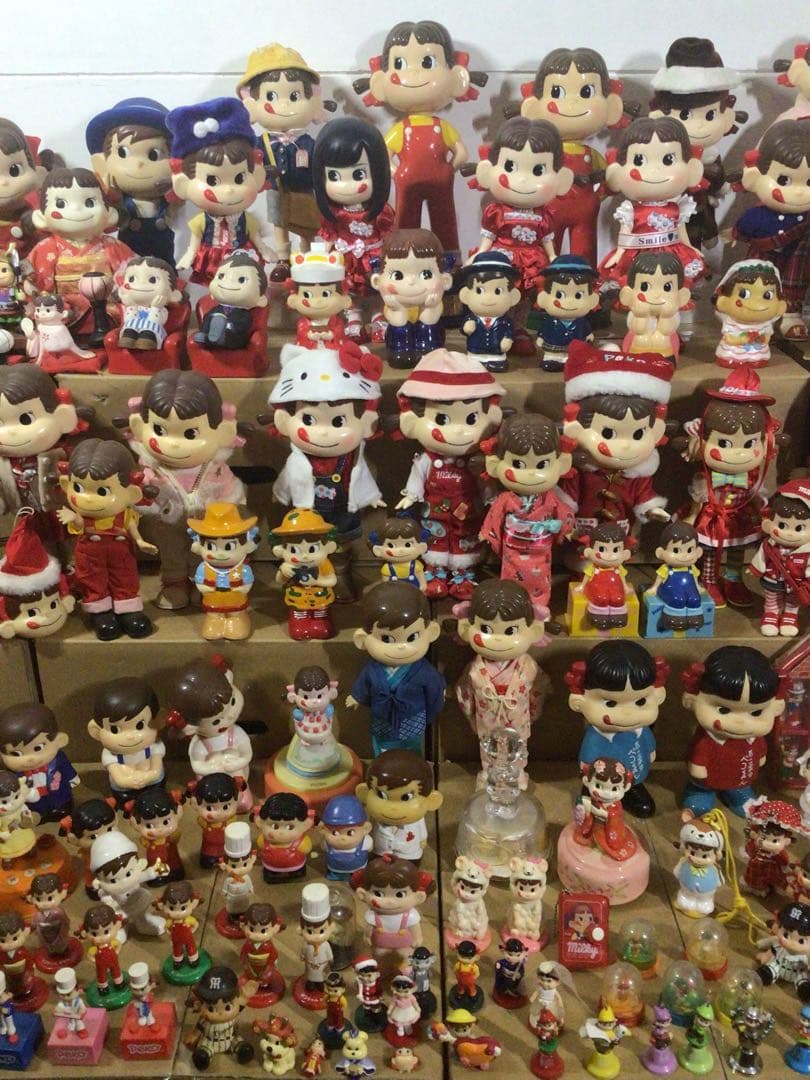 引退コレクション♪不二家 FUJIYA ペコちゃん人形 グッズ 総数200点以上