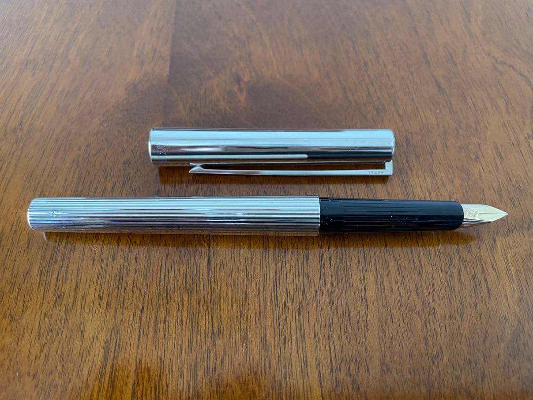 デュポン 万年筆 46870 ソリッド・シルバー S.T.Dupont