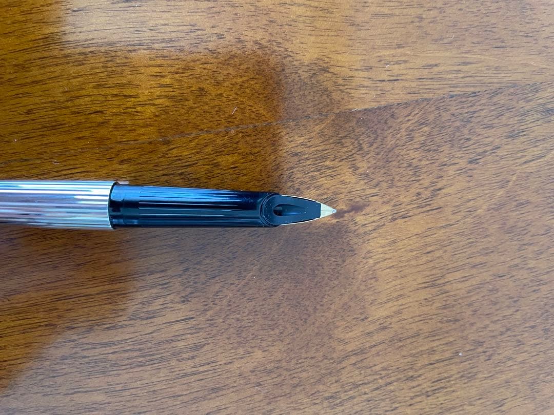 デュポン 万年筆 46870 ソリッド・シルバー S.T.Dupont