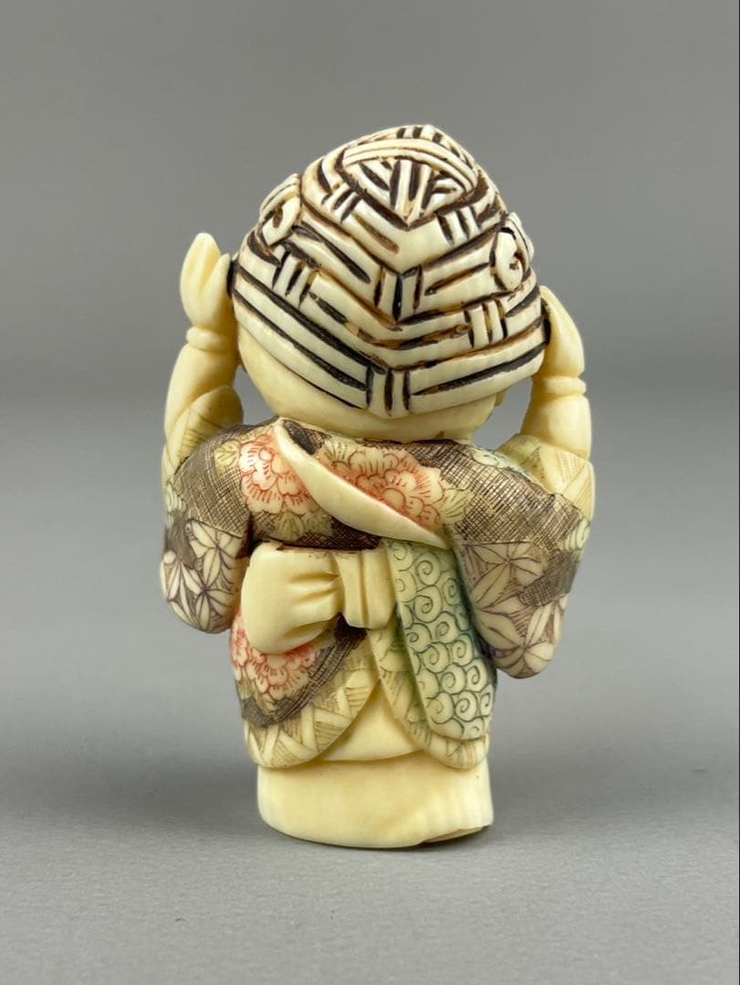 時代根付 極上細密彫り白材 マンモス牙製 作家物 在銘 柳月 唐子 女の子