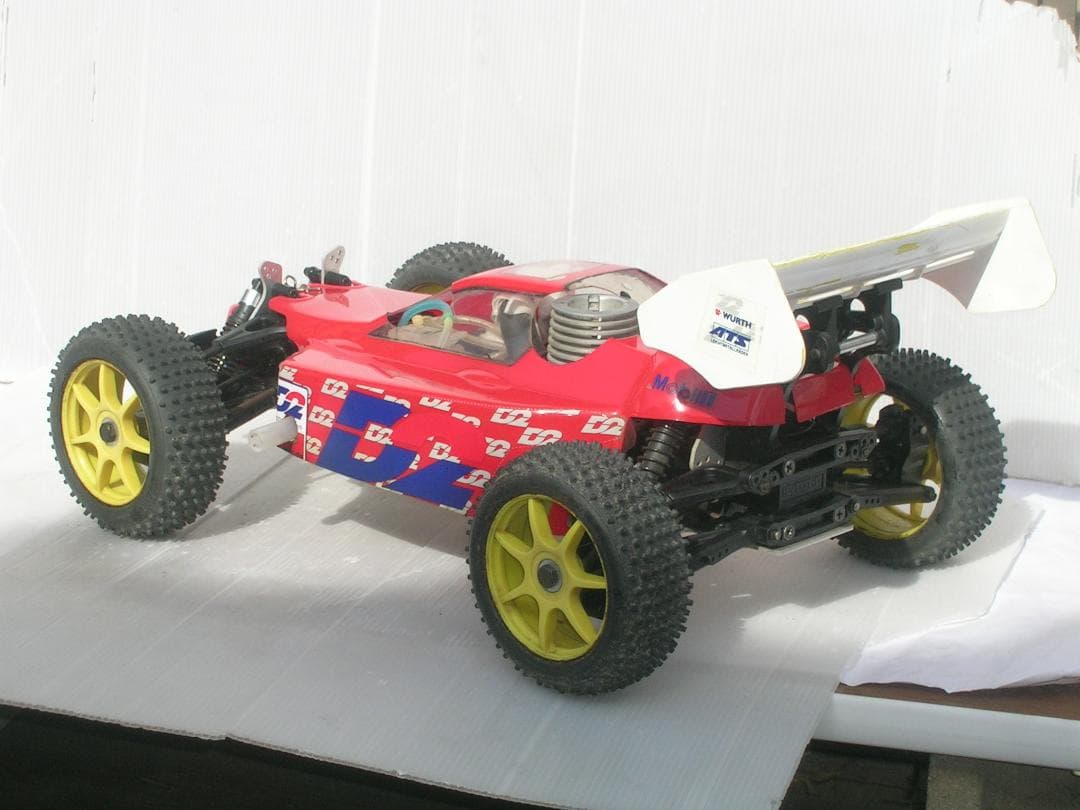 初心者はビビるスピード＆パワー！すぐ遊べる調整済!京商1/8インファーノDX 。