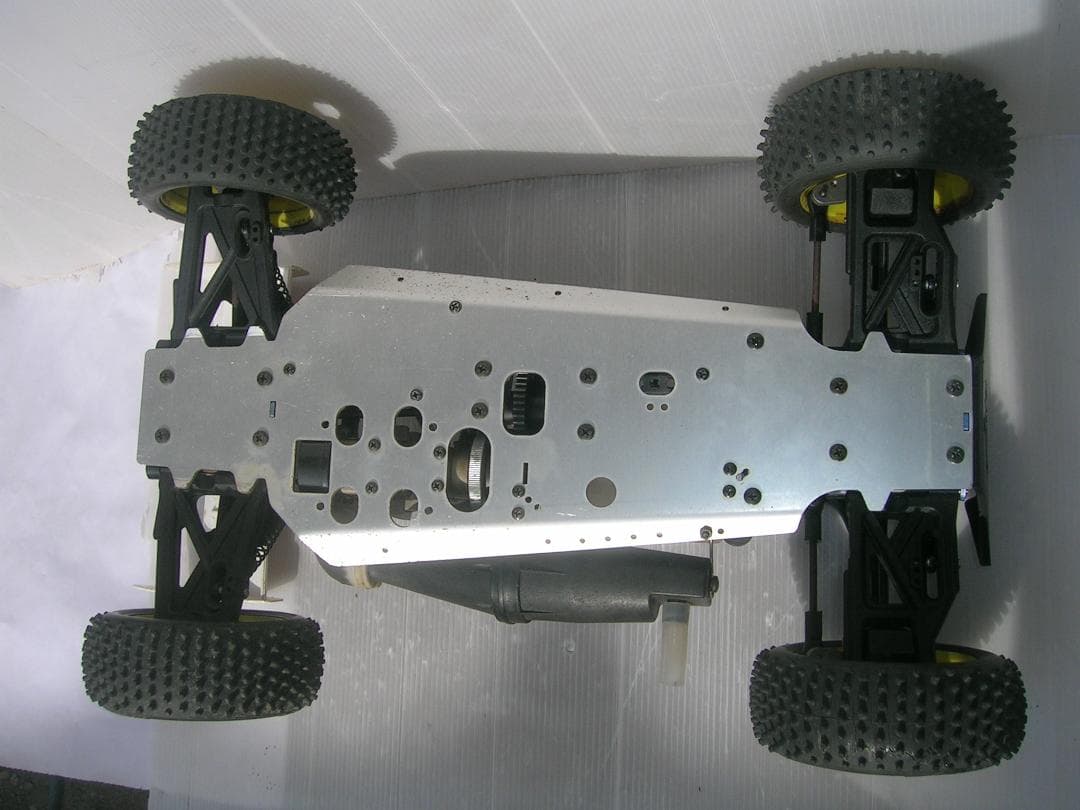 初心者はビビるスピード＆パワー！すぐ遊べる調整済!京商1/8インファーノDX 。