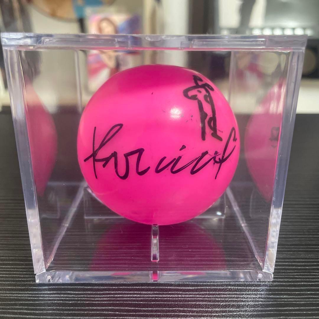 aespaカリナ　サインボール