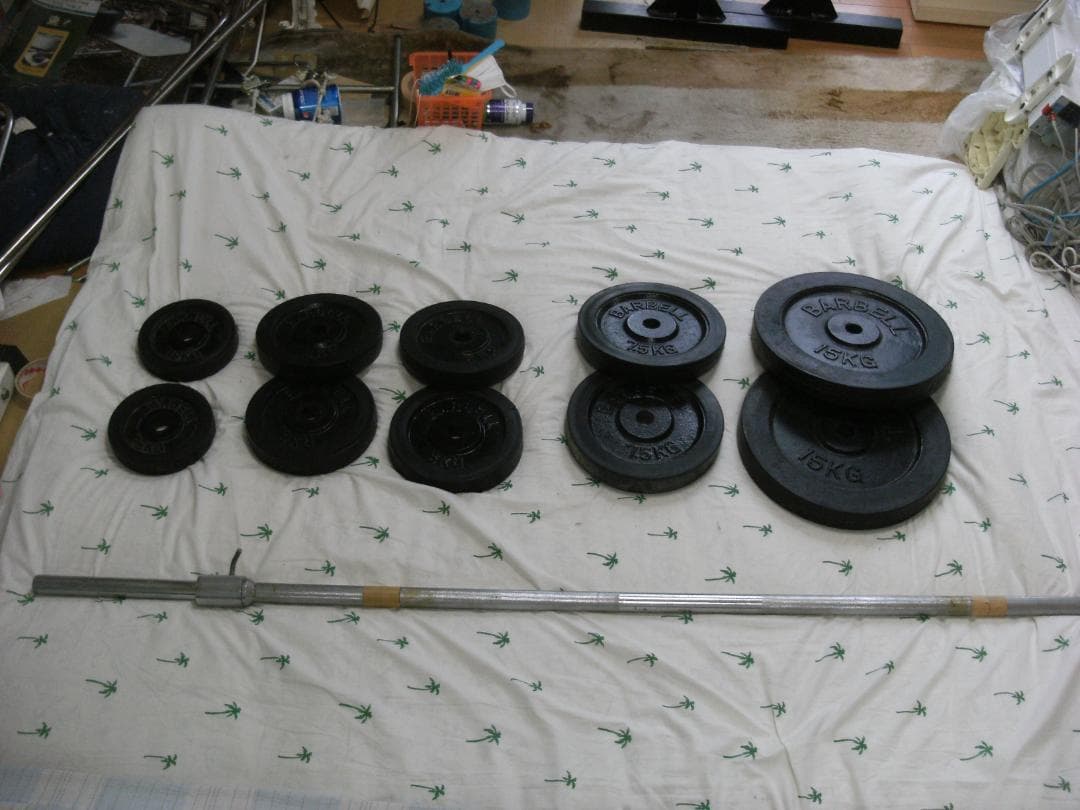 ダンベル・ベンチプレス用のプレート。