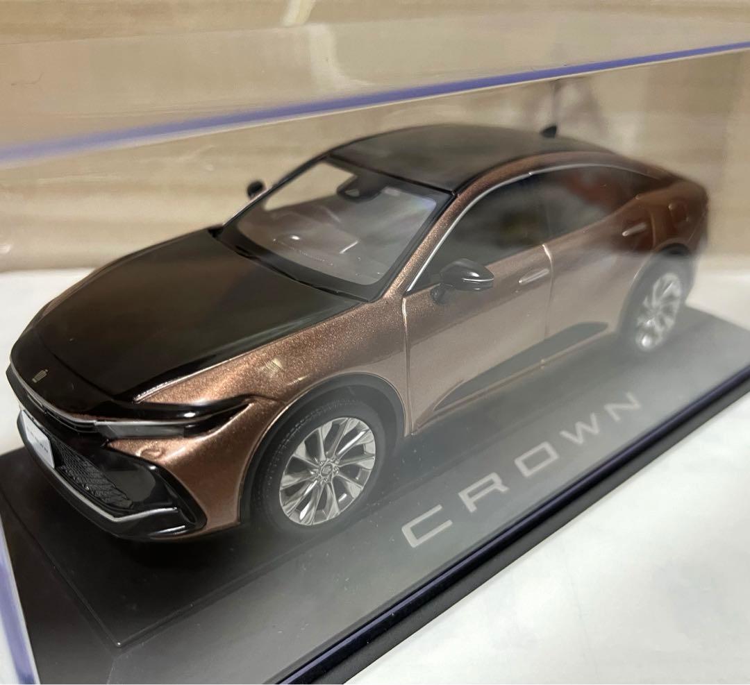 トヨタ1/30 クラウン PHEV 2022 ブラック / プレシャスブロンズ