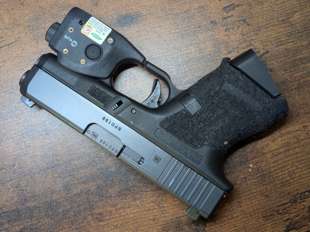 東京マルイ　グロック26 カスタム　ウェポンライト充電式