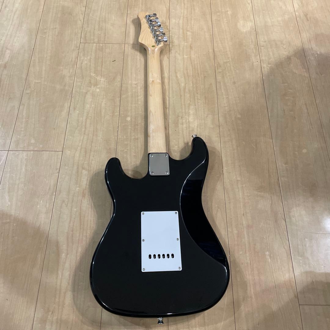 新型　フォトジェニック　ストラトキャスタータイプ　弦高調整済み　です