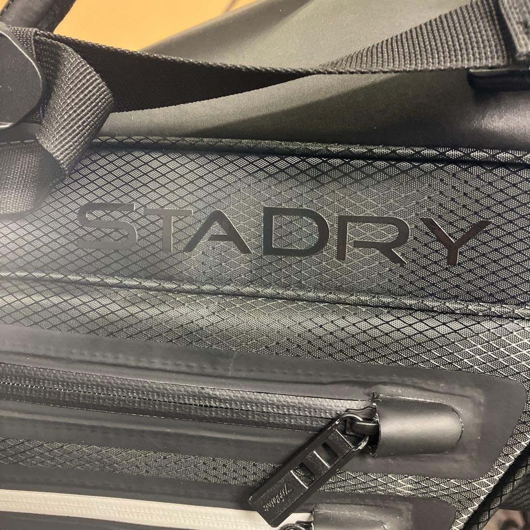 Titleist 軽量キャディバッグ ブラック/ホワイト