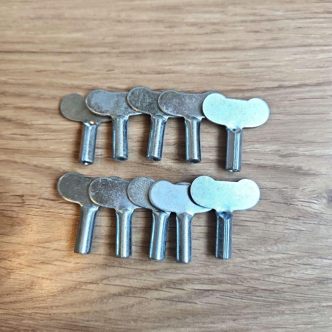 HAJI製 タマゴ入りぜんまいヒヨコ