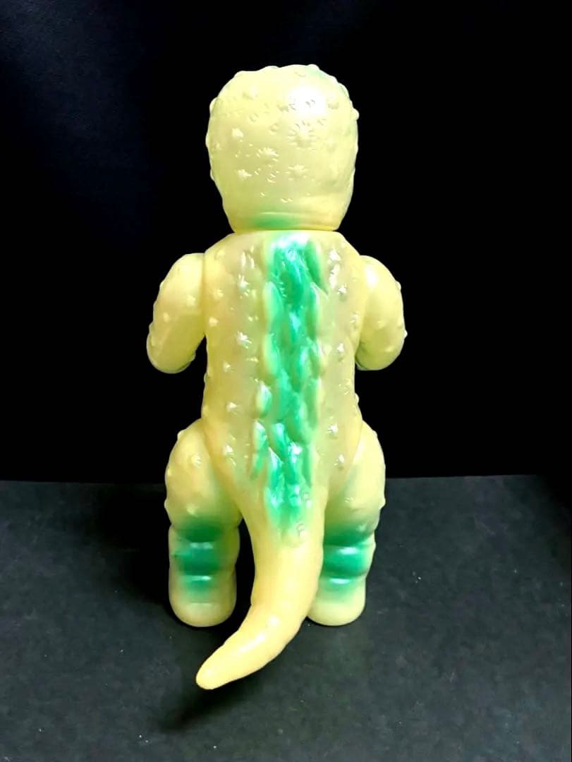 ■ブルマァク ミニラ 蓄光 ソフビ