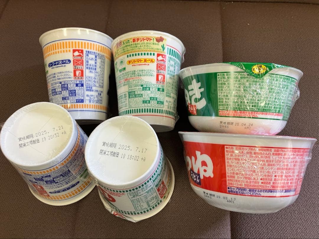 即席麺とスナック菓子のセット