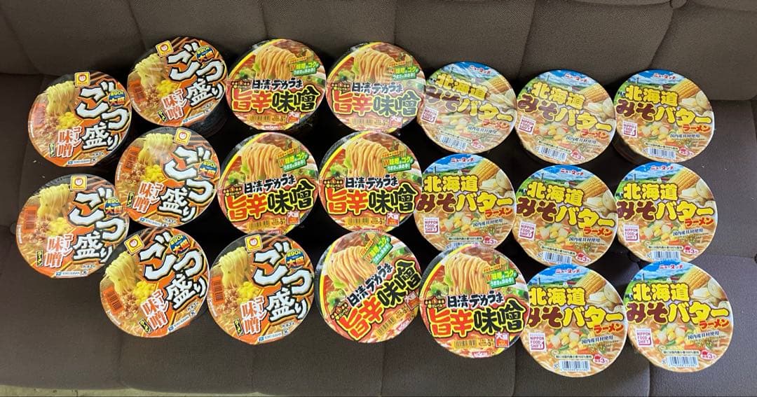 即席麺とスナック菓子のセット