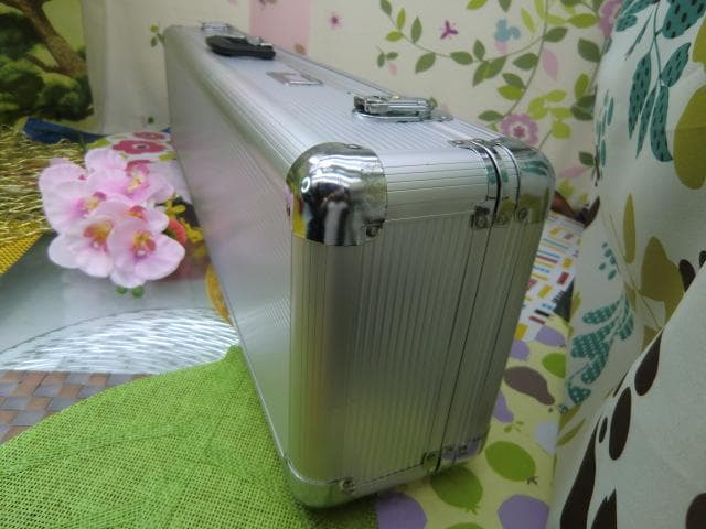 新品未使用(送料無料)13.000円　沖縄三線専用　二丁入アルミハードケース