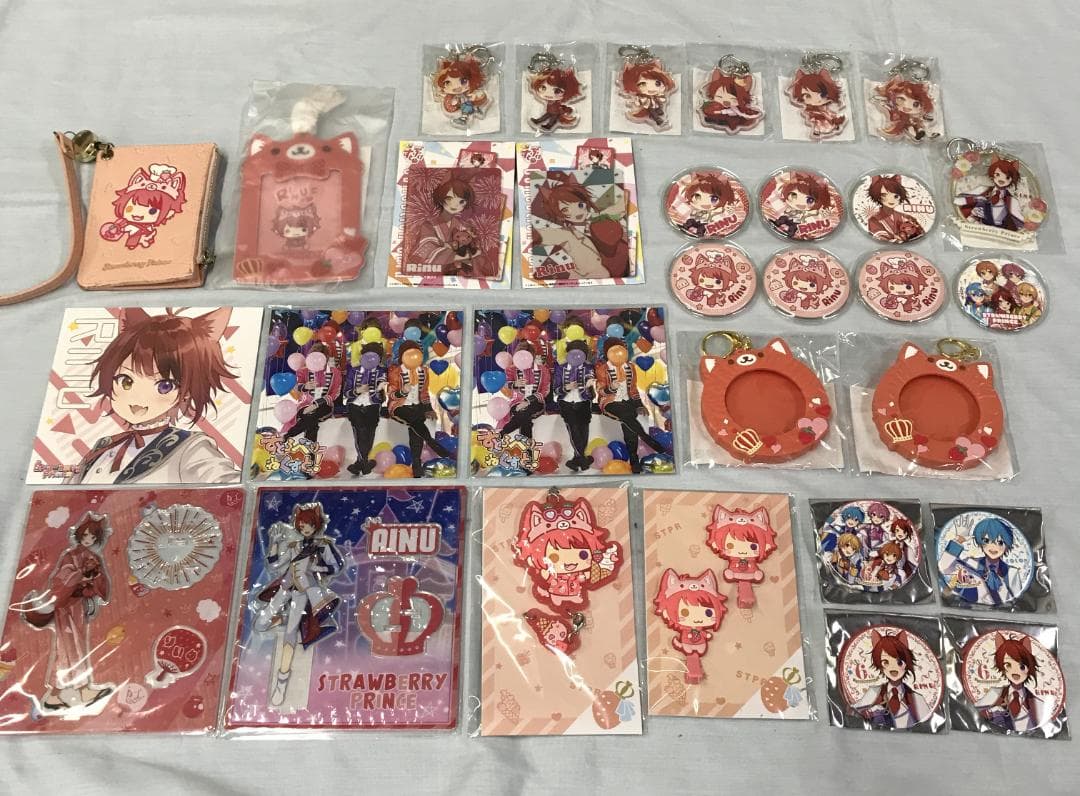 すとぷり 莉犬 パスケース 缶バッジ アクリルスタンド 缶バッジケース まとめ