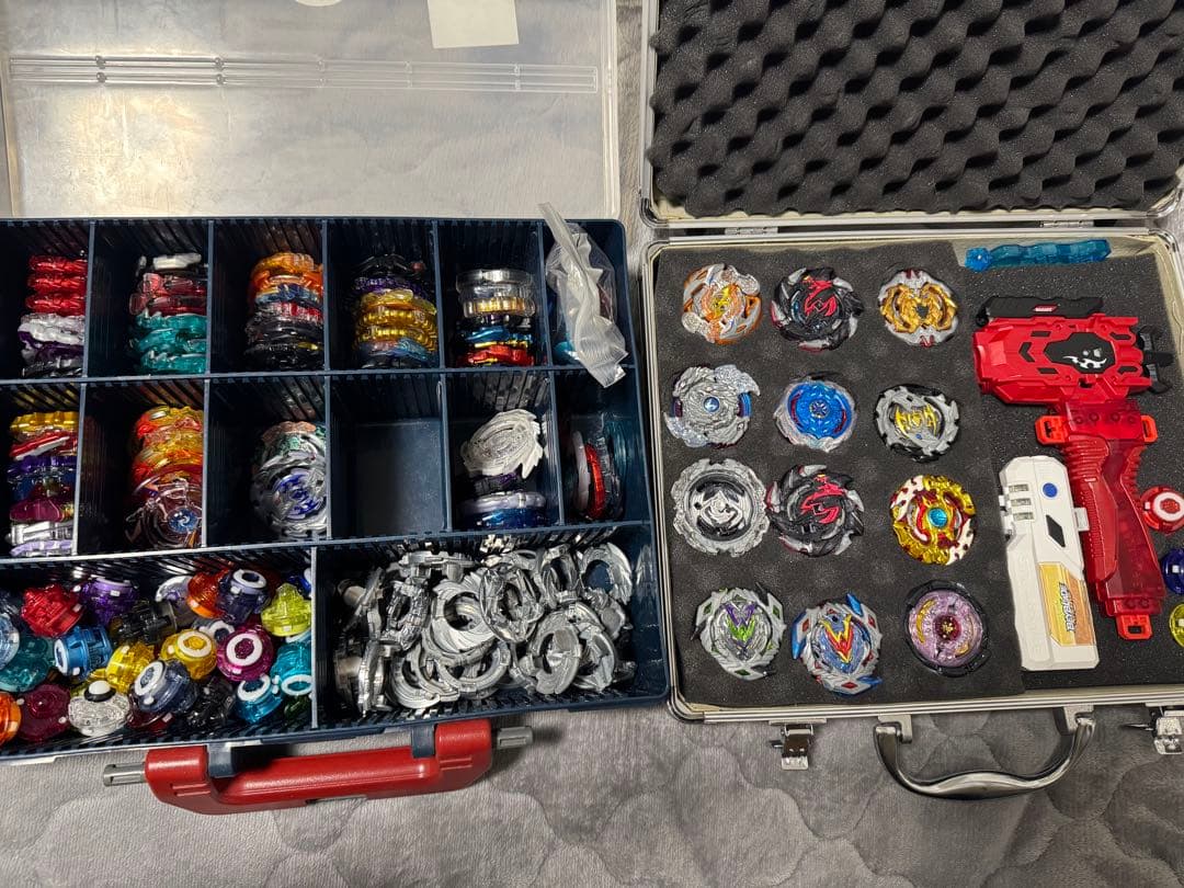 ベイブレードバースト 引退品 ケース付き 7kg越え