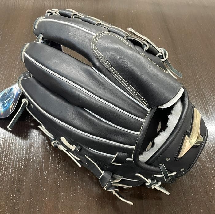 ゆ*ら様 ミズノ　グローバルエリート　軟式　ピッチャー　グローブ　グラブ　未使用