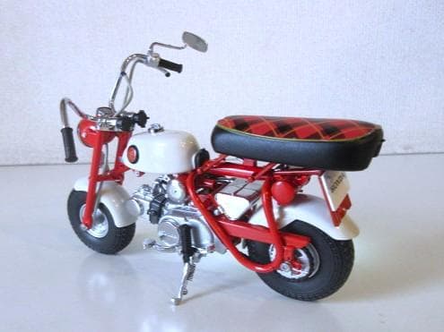 特価 EBBRO (1/10) ホンダ Monkey Z50M