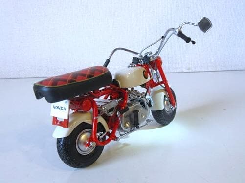 特価 EBBRO (1/10) ホンダ Monkey Z50M