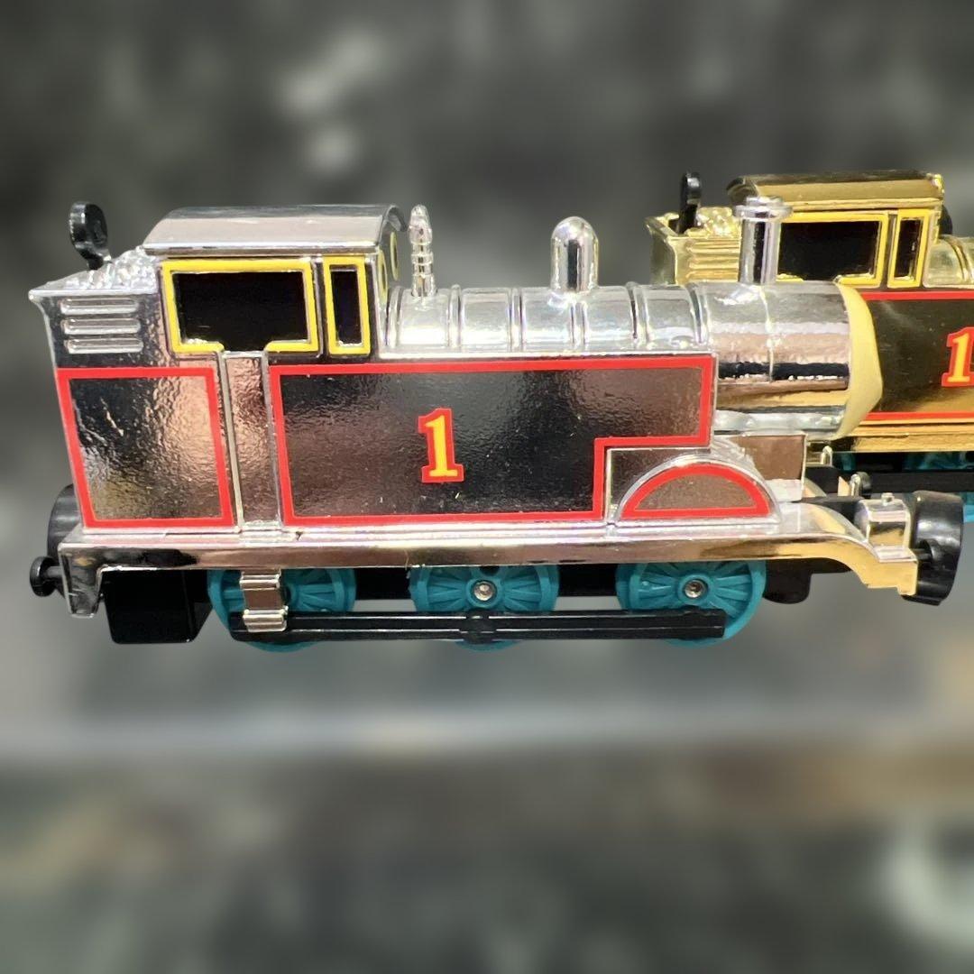 トーマスエンジンコレクション　ゴールド　シルバーメタリック　非売品