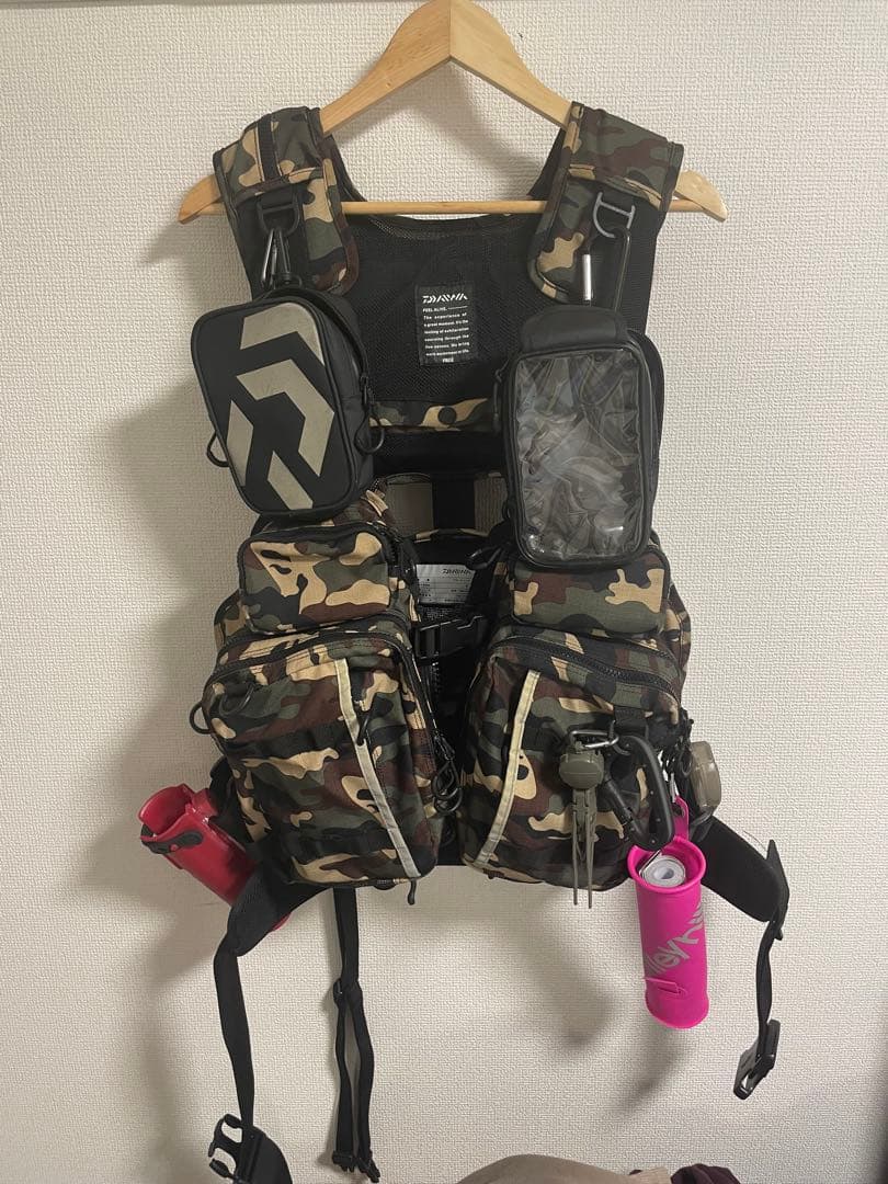 ダイワ　フローティングベスト　カモ　付属品多数