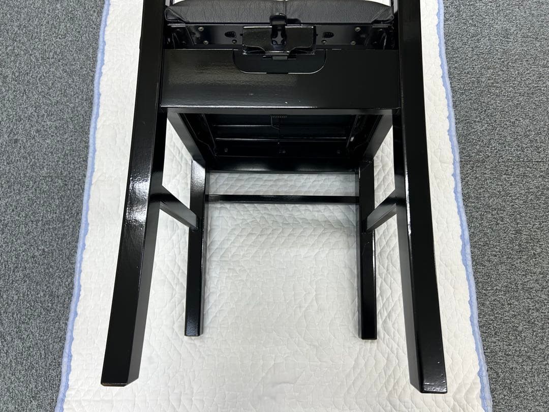 トムソン椅子　高級座面　背もたれ付き高低椅子　ピアノ椅子