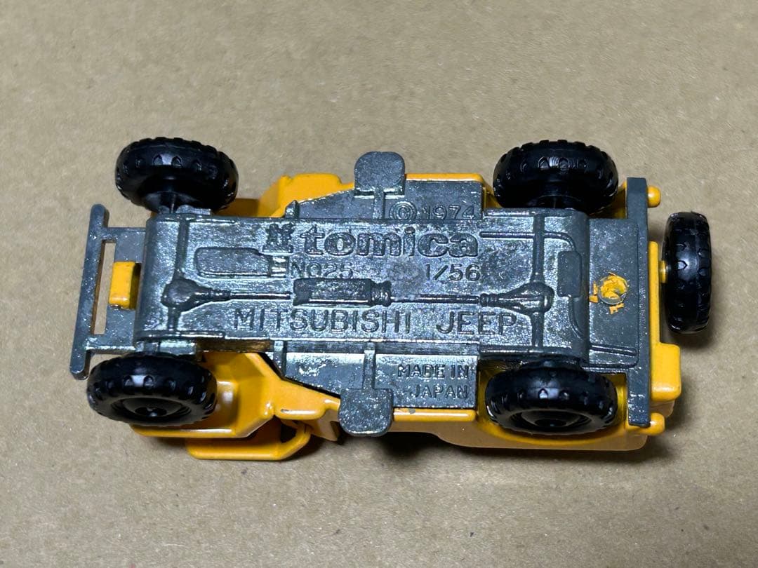 日本製 トミカ 三菱ジープ