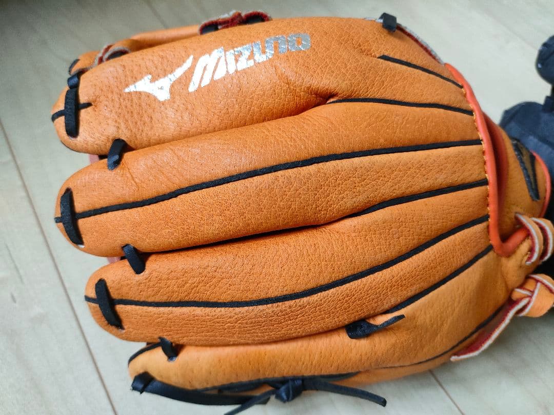ミズノ 野球グローブ オレンジ 黒