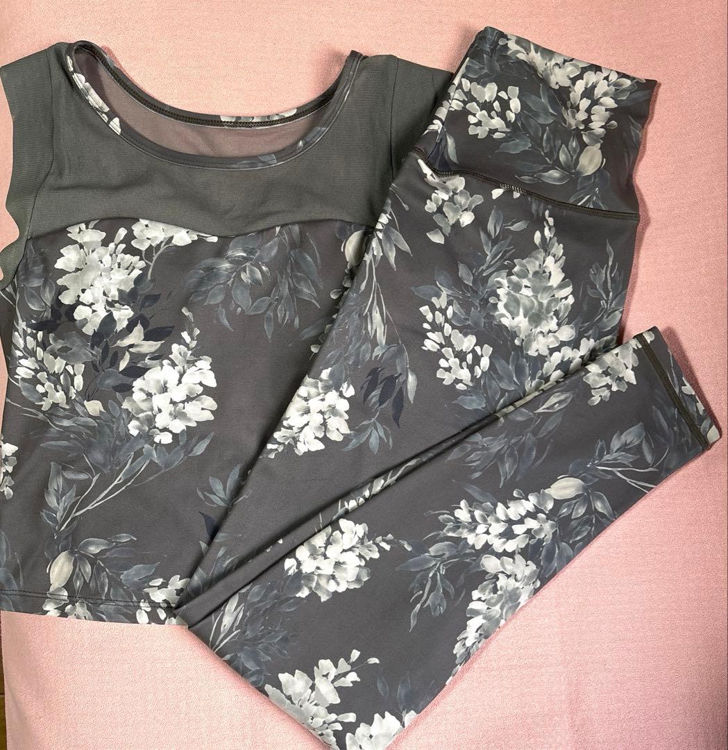 スカーラ　ヨガウェア上下　Sサイズ