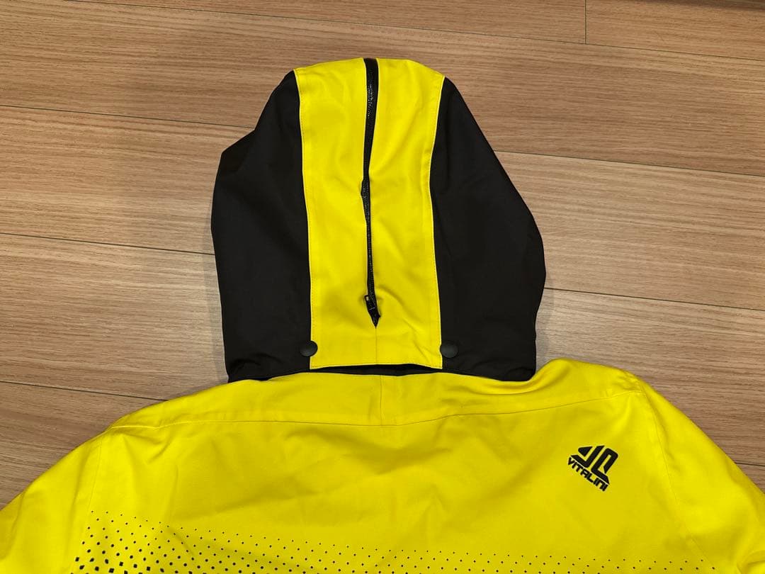 VITALINI スキーウェアジャケット Mサイズ（若干大きめ）