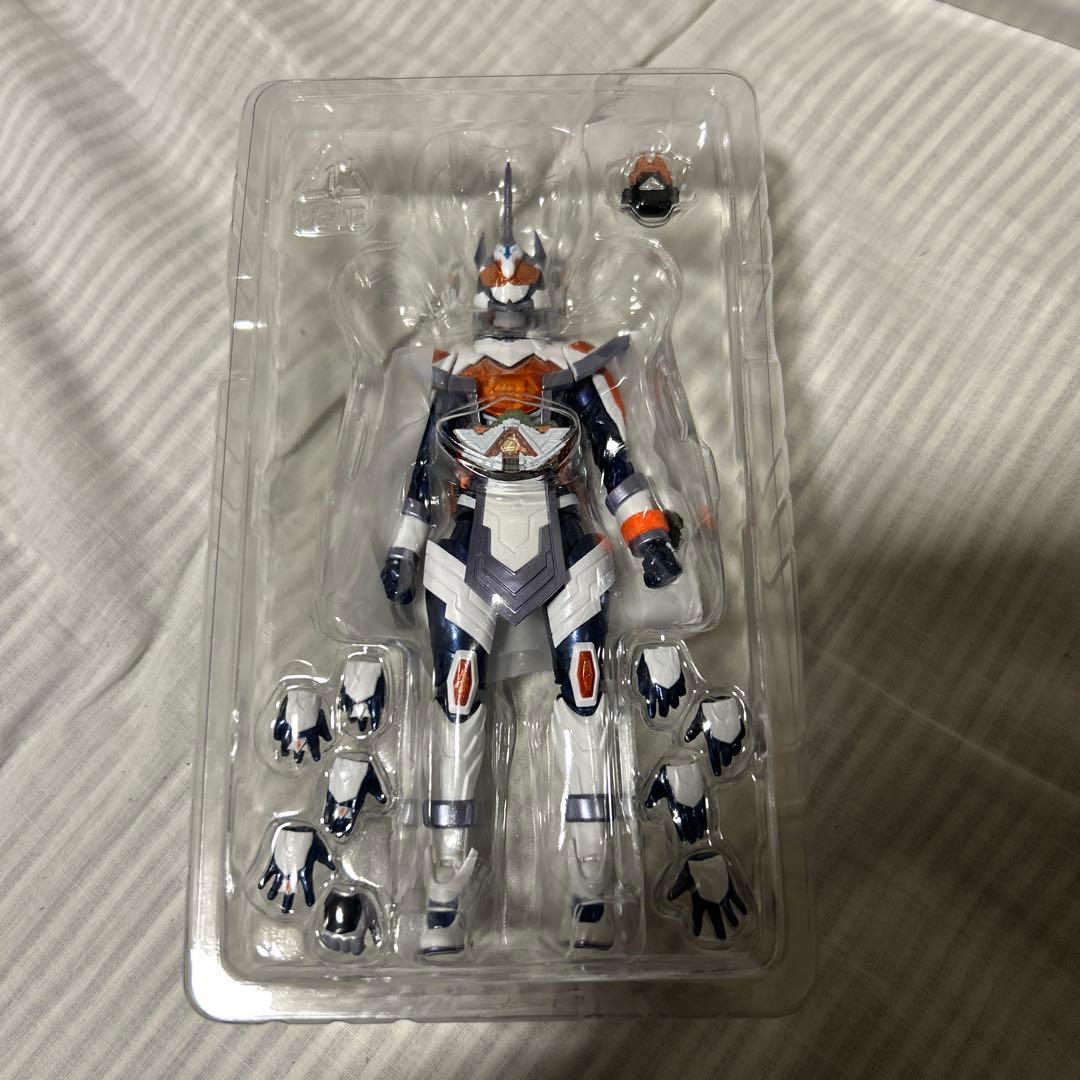 s.h.figuarts 仮面ライダーマジェード　サンユニコーン