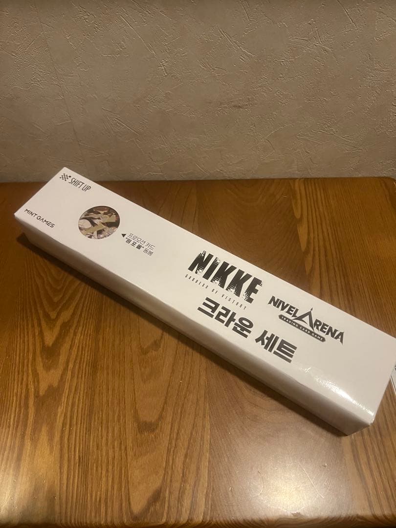 ち*ら様 勝利の女神ニケNIKKE nivel arena クラウン　プレイマッ