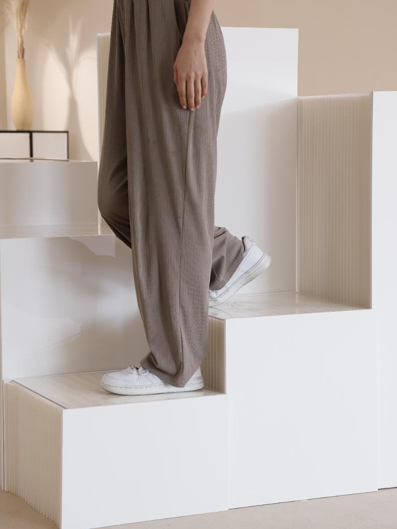 ディスプレイスタンド高さ58㎝長さ50㎝展示台 陳列台 組立不要 展示会イベント