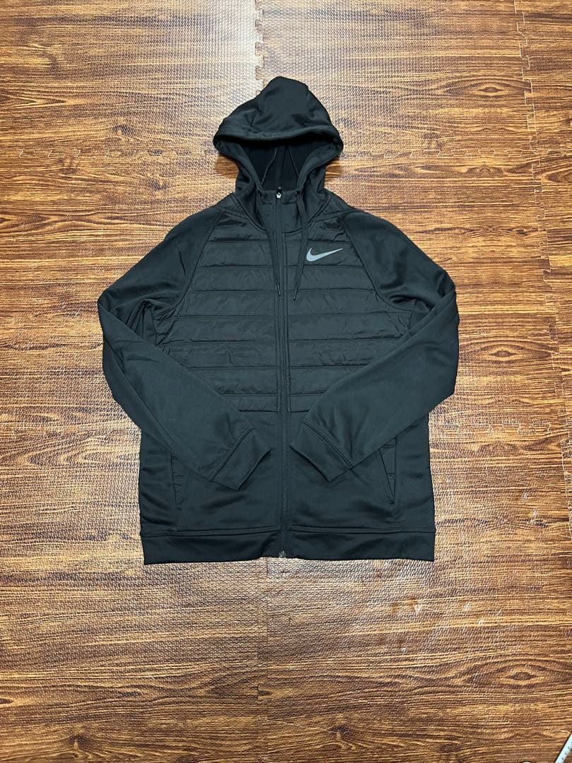 美品 NIKE M フード付きパディングジャケット ブラック