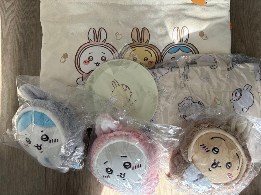 ちいかわ福袋2023年　カバン　ぬいぐるみ3体　ボックス　プレート