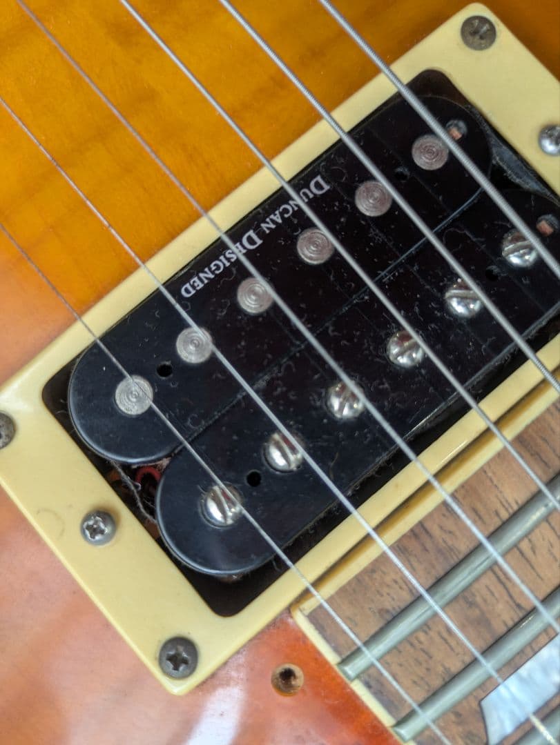 レスポールタイプ　ダンカンデザインピックアップ付き