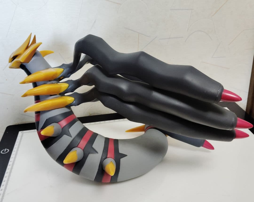 ギラティナ　わくわくゲットくじ　フィギュア賞