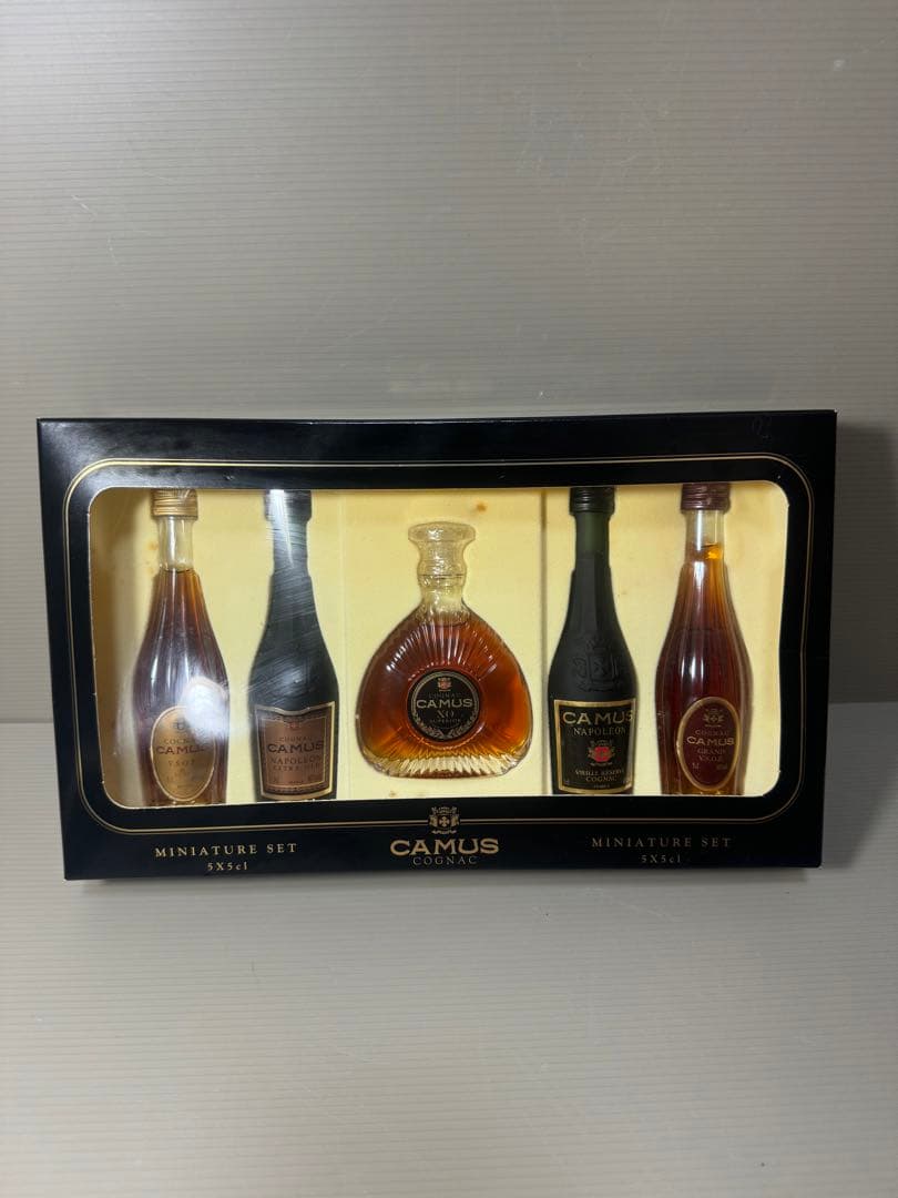 2105  CAMUS カミュ ミニボトル５本セット XO 古酒 箱 未開栓