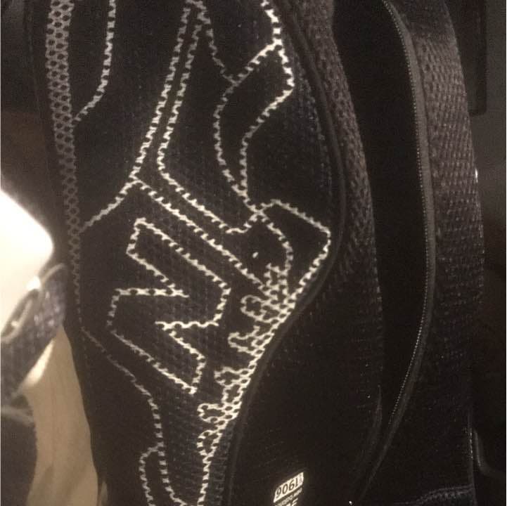 ニューバランスMG1000