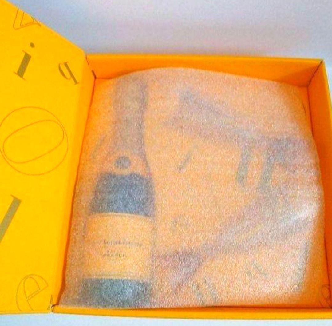 ヴーヴ・クリコ シャンパン グラス 2客付き　未使用品　記念日に