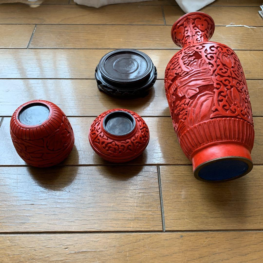 48 堆朱壺　花瓶　朱色　中国