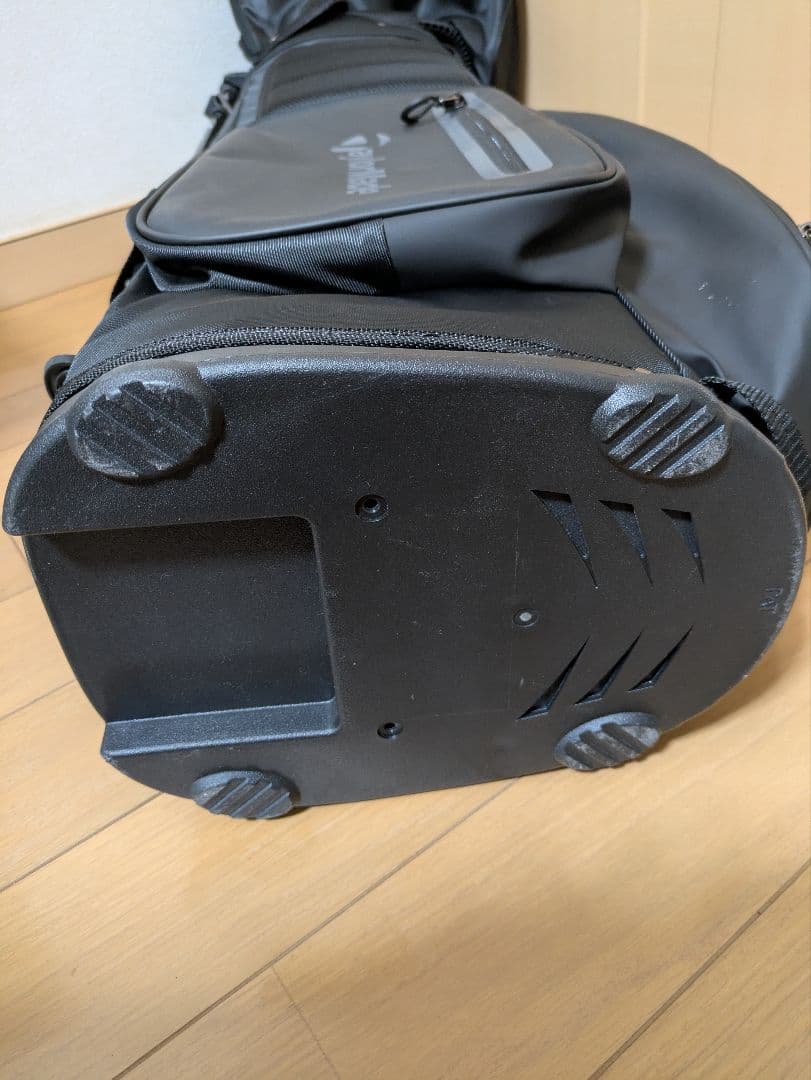 極美品　TaylorMadeゴルフバッグ スタンドキャディバッグ　テーラーメード