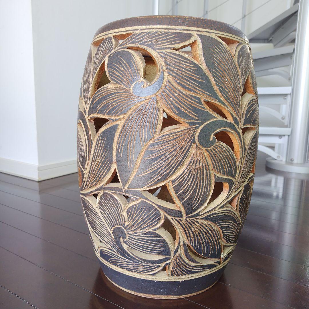 アンティーク 信楽焼傘立て 透かし彫刻 北欧インテリア 高さ42.5cm