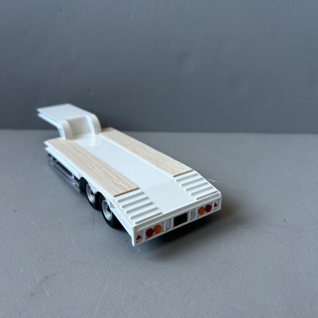 1/50 ８輪トレーラー　ホワイト