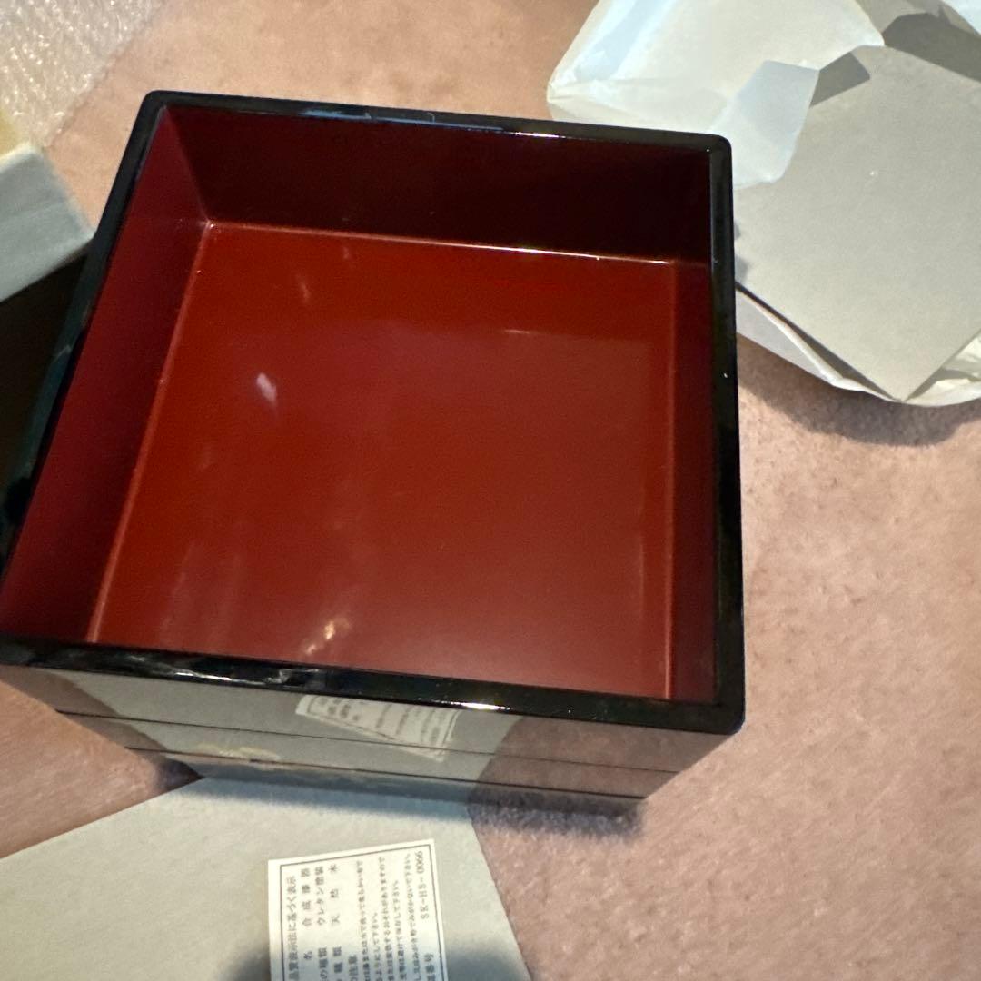 黒色金色装飾の3段重箱　会津塗り　本漆　枝松