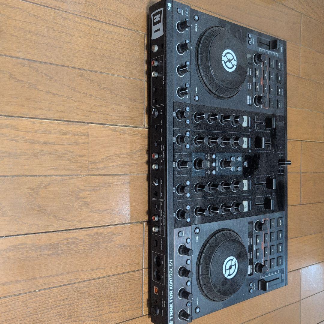 DJ機材 NI Traktor Kontrol S4