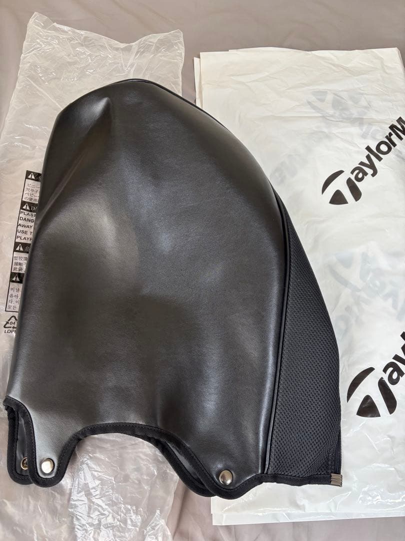 テーラーメイド TM24 プレミアムモダン キャディバッグ 定価59,400円