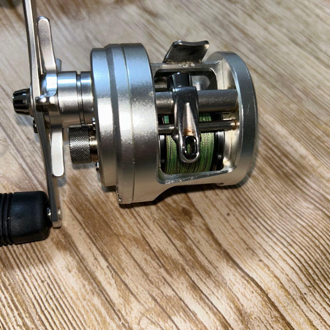 SHIMANO オシアカルカッタ201HG ベイトリール（は左ハンドル）