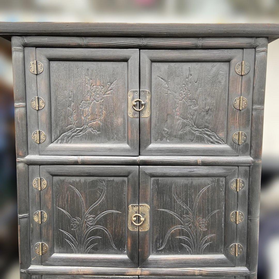 レトロ　古家具　彫刻入り　木製キャビネット　アンティーク　戸棚
